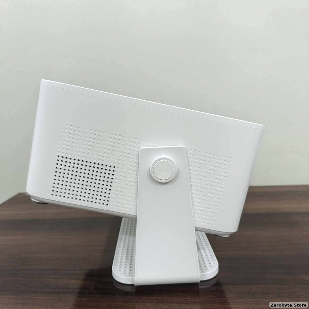 Real Magcubic HY450MAX projector front view